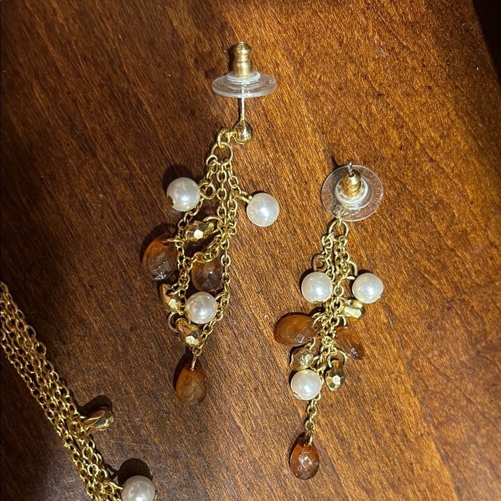 Elegant Gold and Pearl Drop Earrings